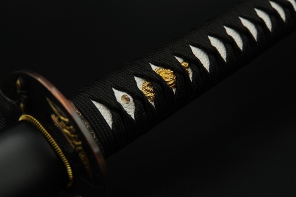 katana "Halvt Håndlavet" - Menuki