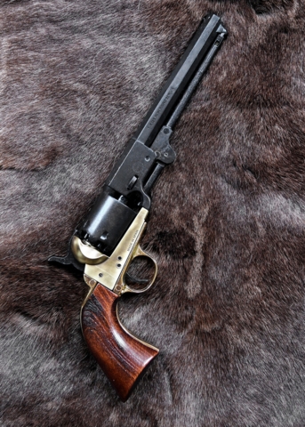Replika Colt Navy 1851, Percussion Revolver, Sort Med Messing Ramme