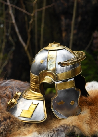 Battle Merchant, Roman Italic H-hjelm, Niedermörmter - Side