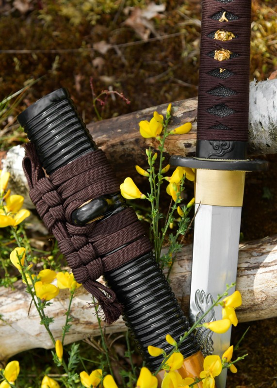 Dragon King Shi Shi Botan Katana (Kinryu Katana) - Habaki og Sageo