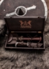 Windlass, Økse Og Kniv, Box Sæt - Åben